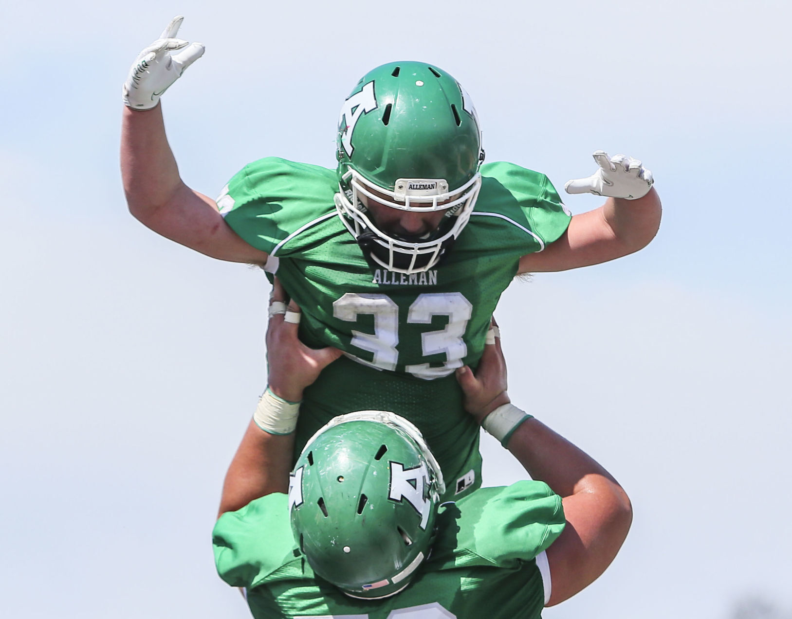 040521-qc-spt-gen-alleman-fball-28.JPG